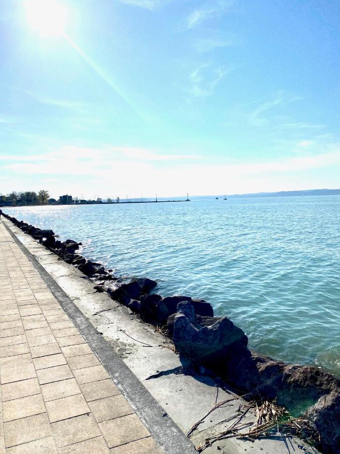 Lido Di Siofok - Aranypart - Minden 1 Percre! Apartment ภายนอก รูปภาพ